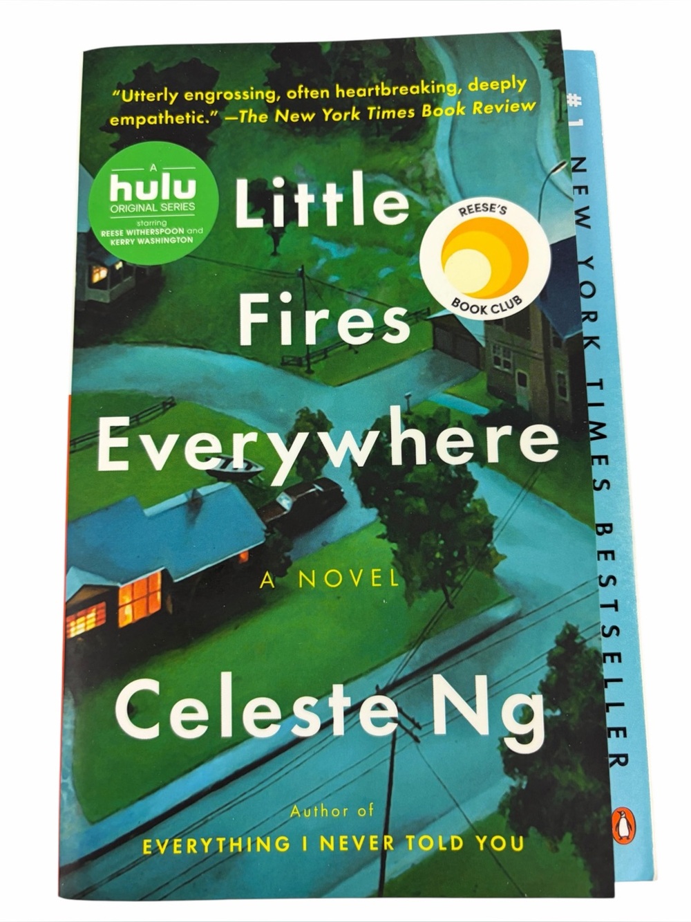 ✨3/$21✨ Celeste Ng Little Fires Everywhere Paperback Novel Reese’s Book Club Hul